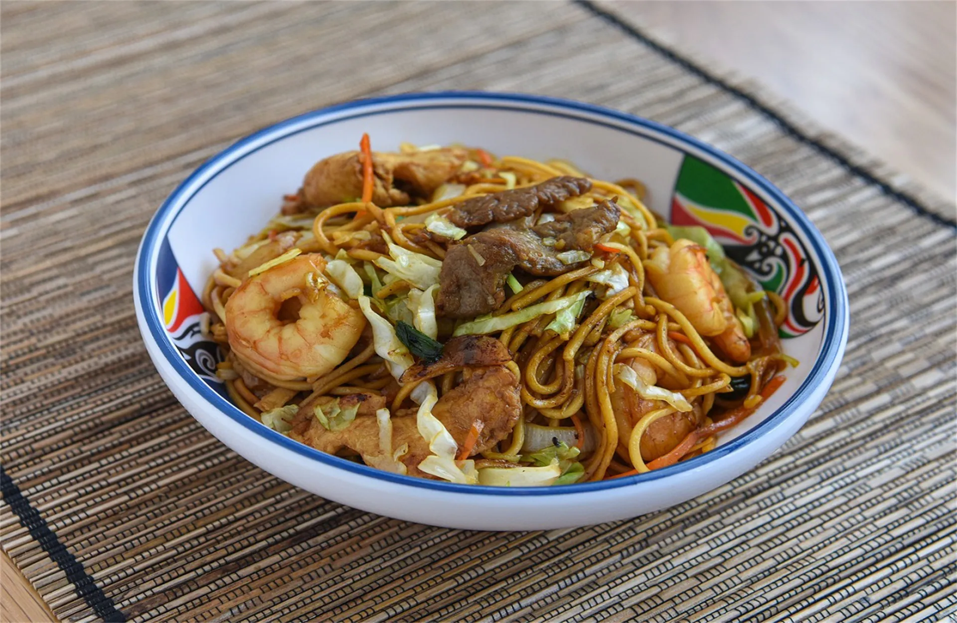 Mixed noodle with shrimp, beef and veggies at Mei Wei Chinese Restaurant, Chinese Restaurant in Modesto